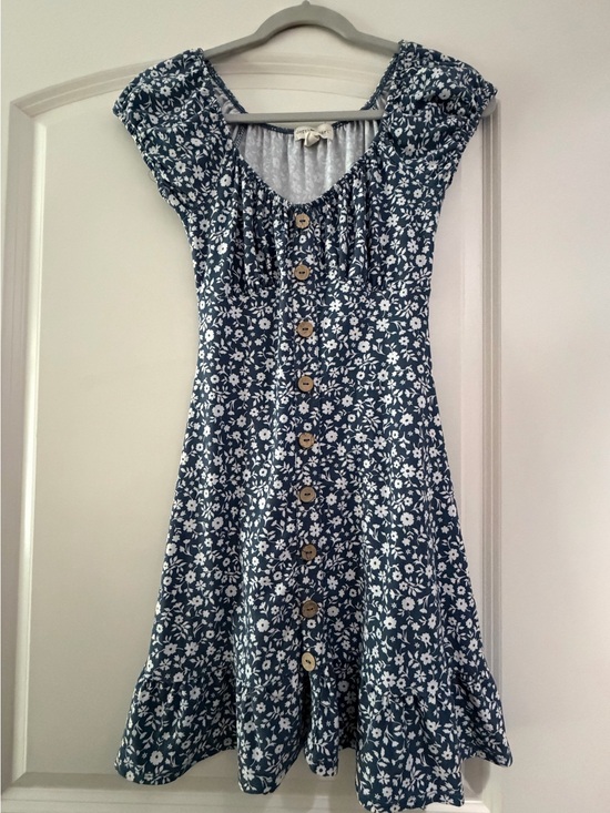 Derek Heart Dresses & Skirts - Derek Heart Navy Blue & White Floral Casual Dress